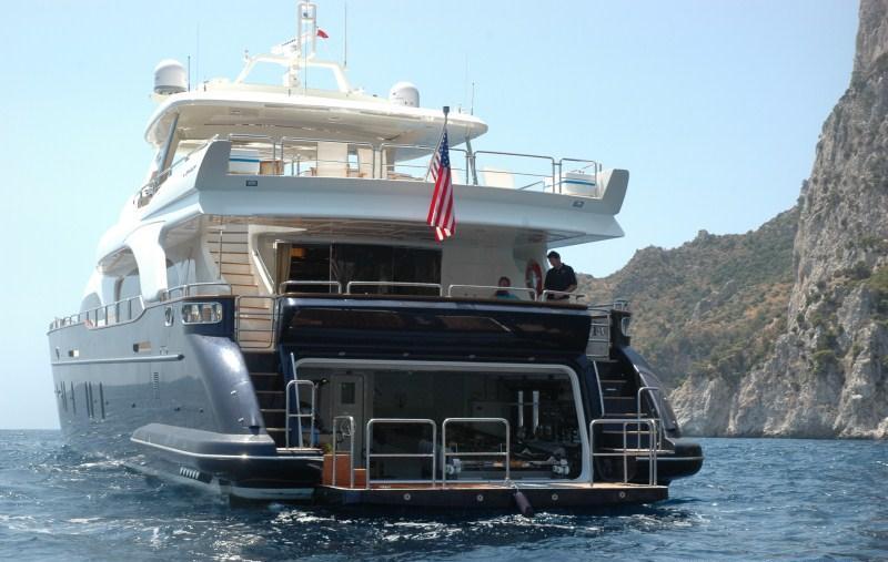 who owns vivere yacht